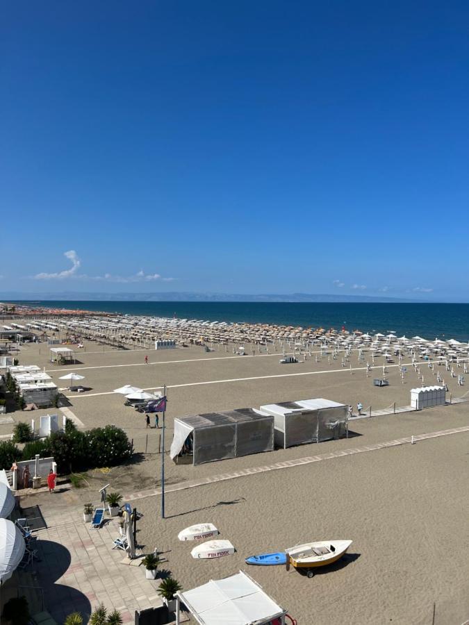 Al Delfino Blu Hotel Margherita Di Savoia Buitenkant foto